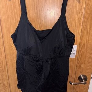 Black tanking w/ polka dot bottoms